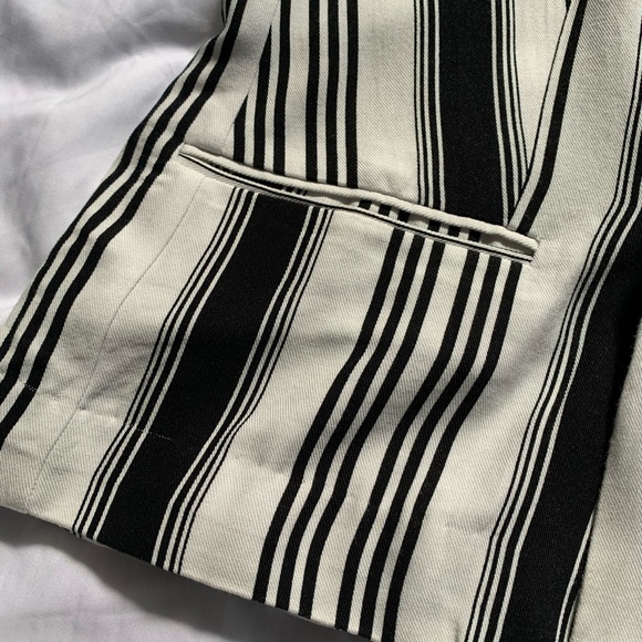 Forever 21 Black & White Striped Blazer - Picture 7 of 8